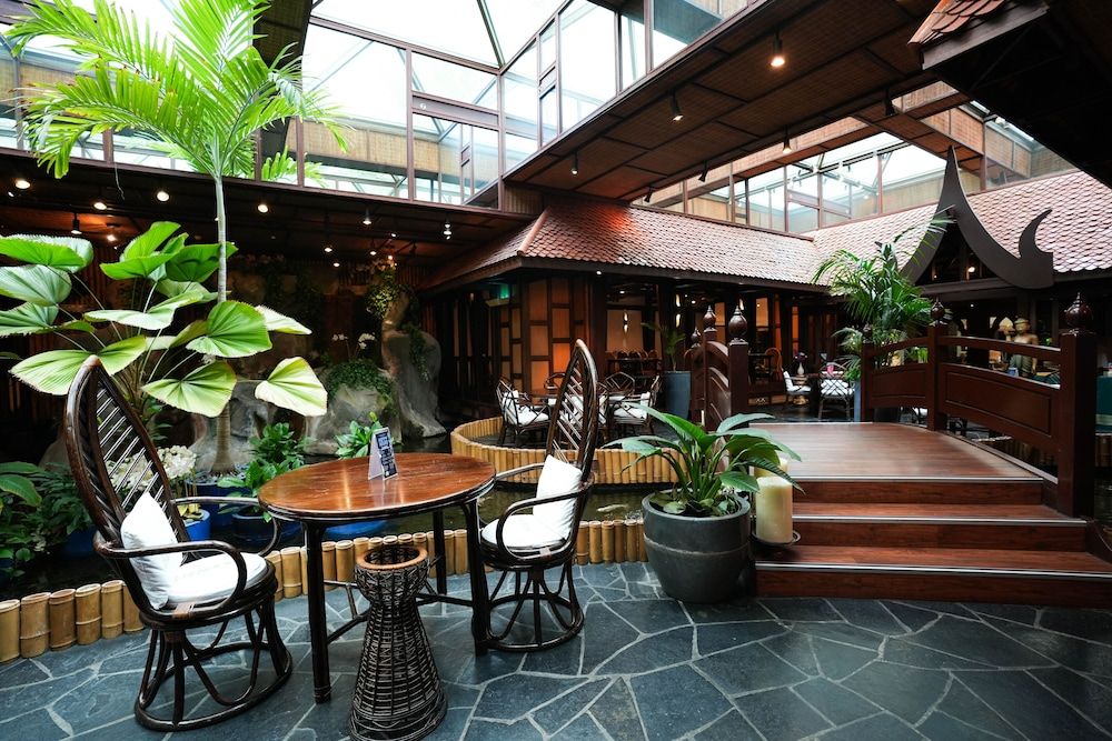 undefined Mövenpick Grand Al Bustan Dubai 4