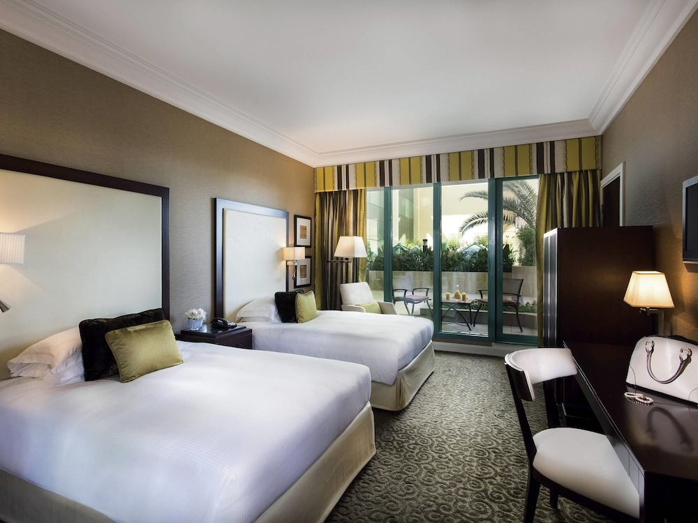 Mövenpick Grand Al Bustan Dubai Classic Room, 1 King Bed 4
