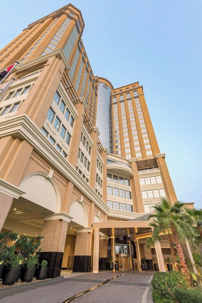 undefined Sheraton Mall of the Emirates Hotel, Dubai 4