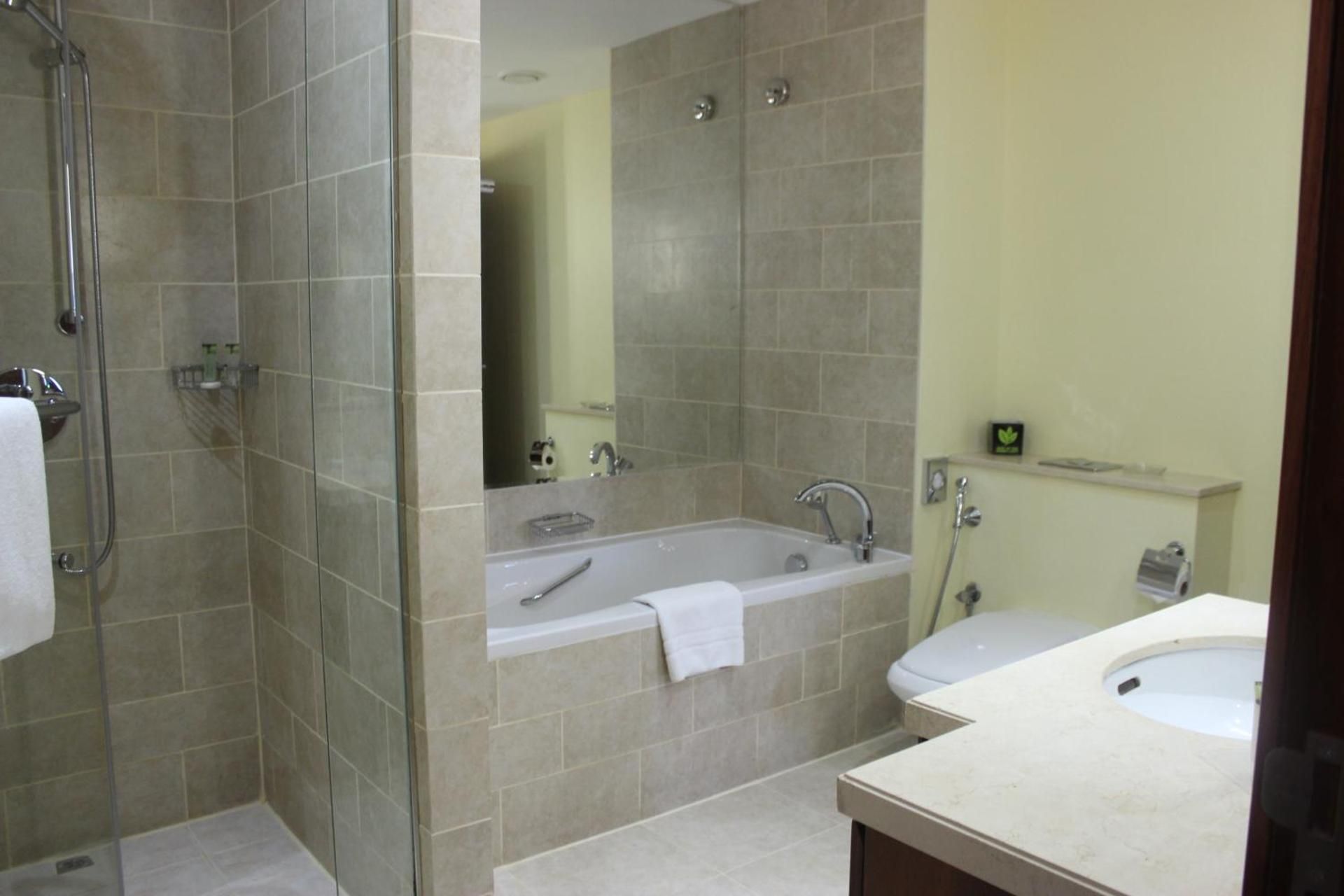1 Bedroom Premium King, Downtown View, Non-Smoking