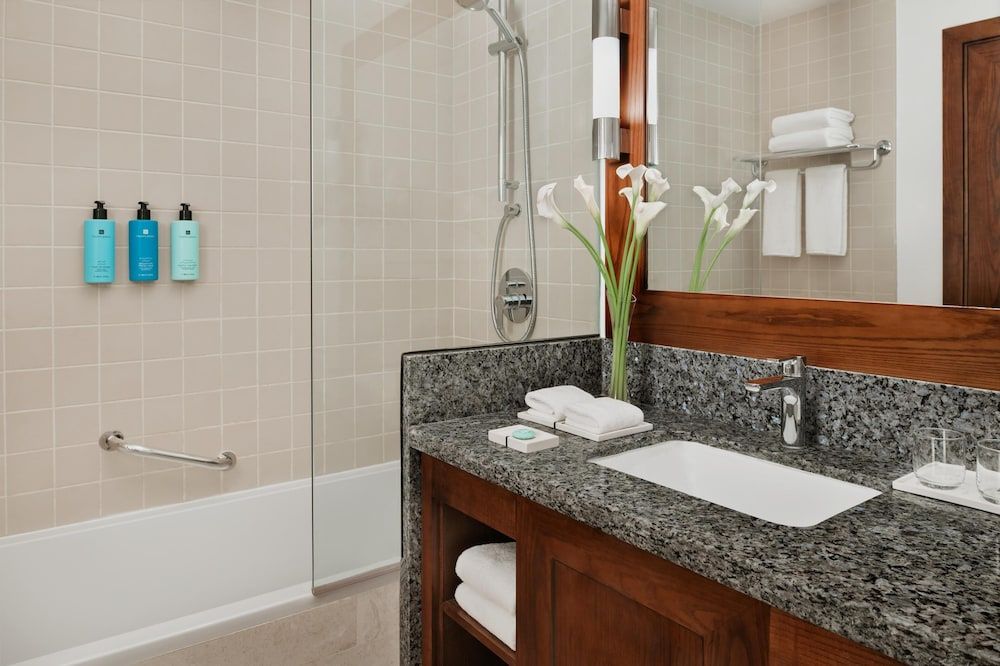 JA Ocean View Hotel, Jumeirah Beach Dubai Sea View Room with Balcony 7