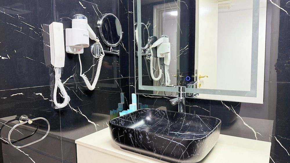 Sunday Sharjah Aparthotel formerly Royal Tulip Standard Double Room, 1 King Bed 4