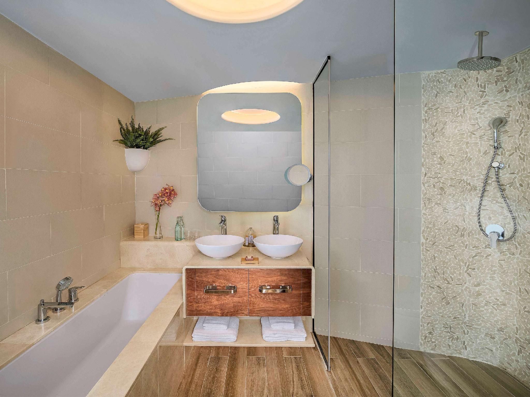 Deluxe Room with Balcony