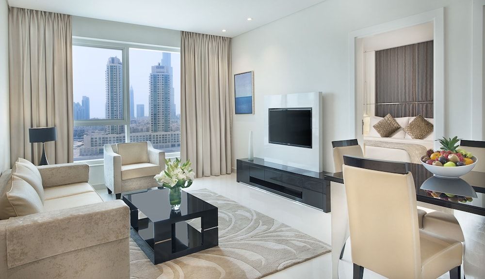 DAMAC Maison Canal Views Deluxe Room (Downtown view) 4