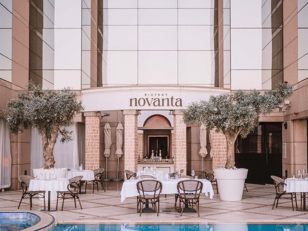 undefined Fairmont Dubai 5