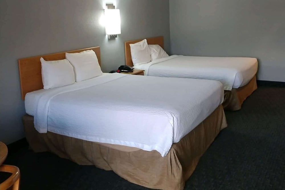 Room, 2 Queen Beds, Non Smoking