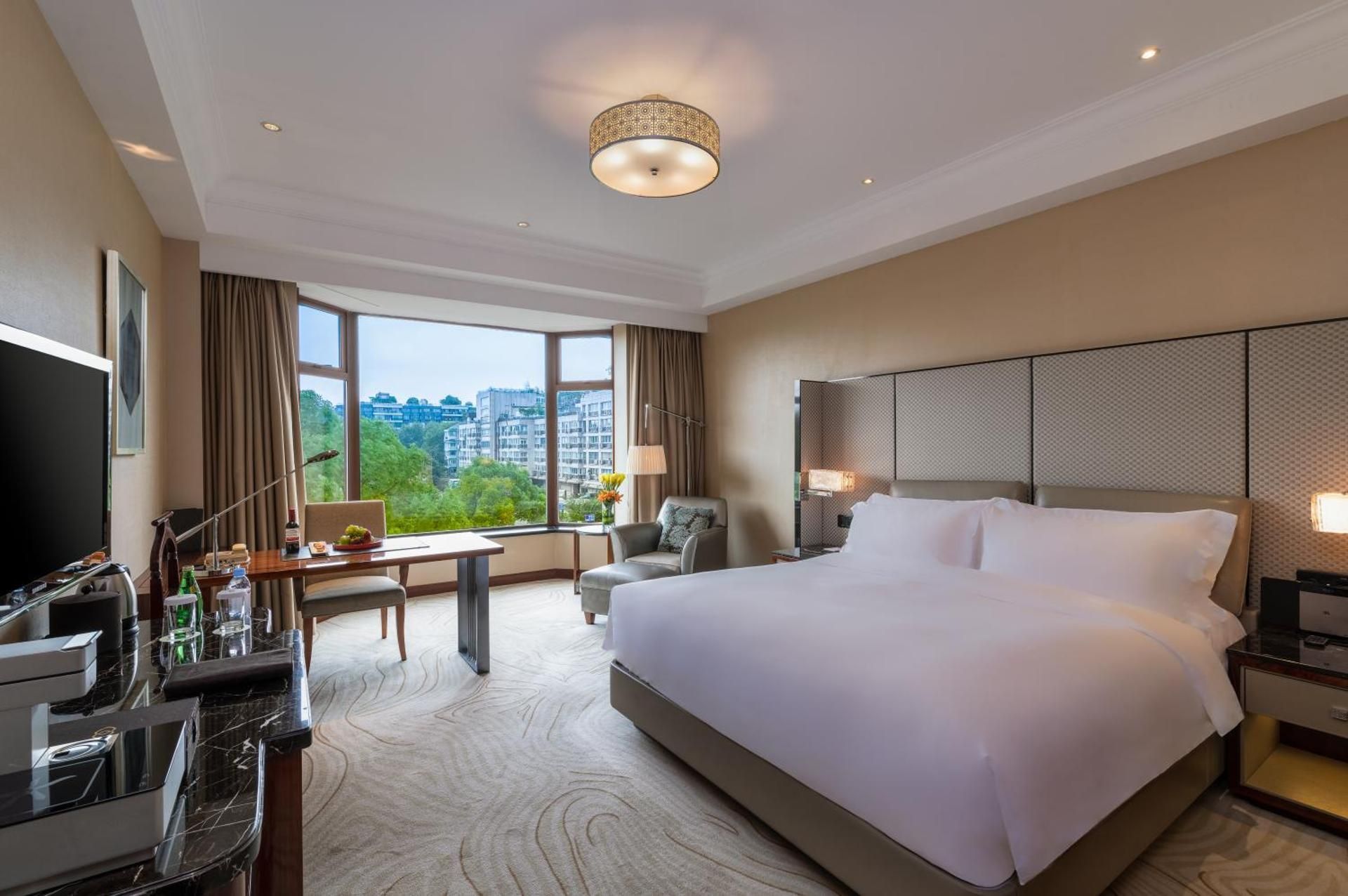 LUXURY ROOM, Club Lounge Access, 1 King Size Bed, City View