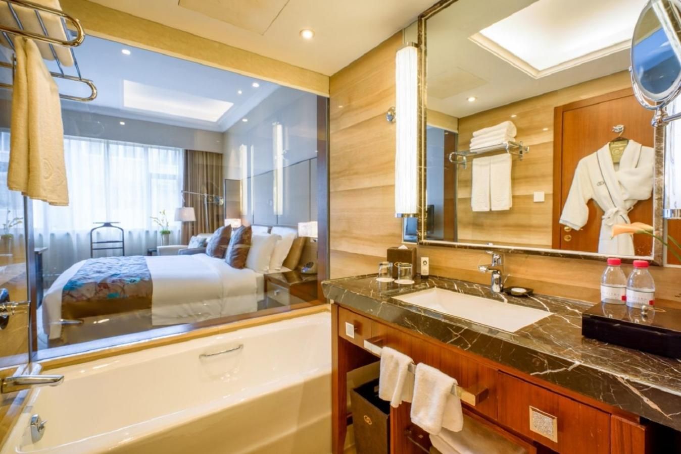 LUXURY ROOM, 1 King Size Bed