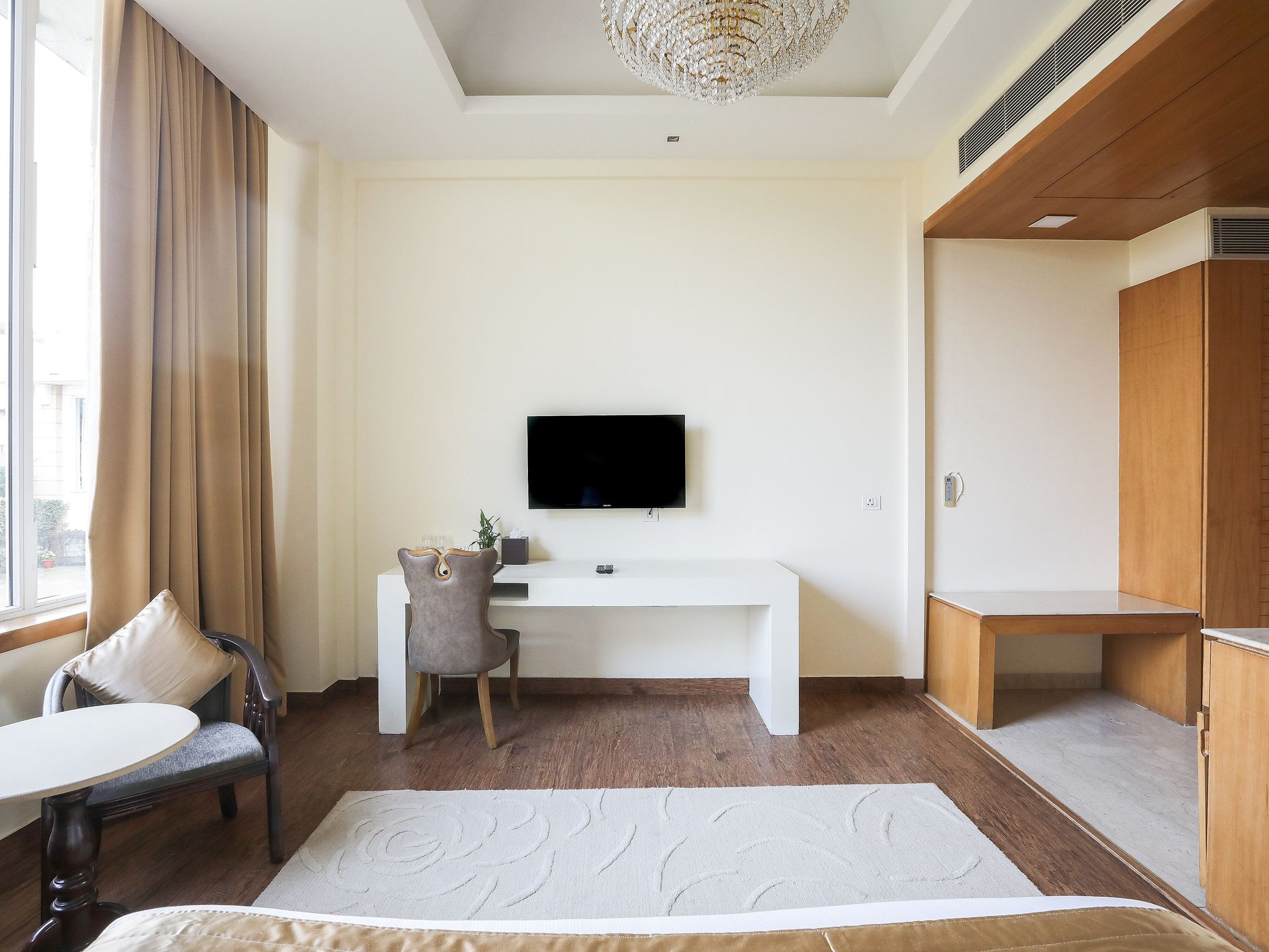 Opulent by Udman Hotels and Resorts Deluxe Room 10