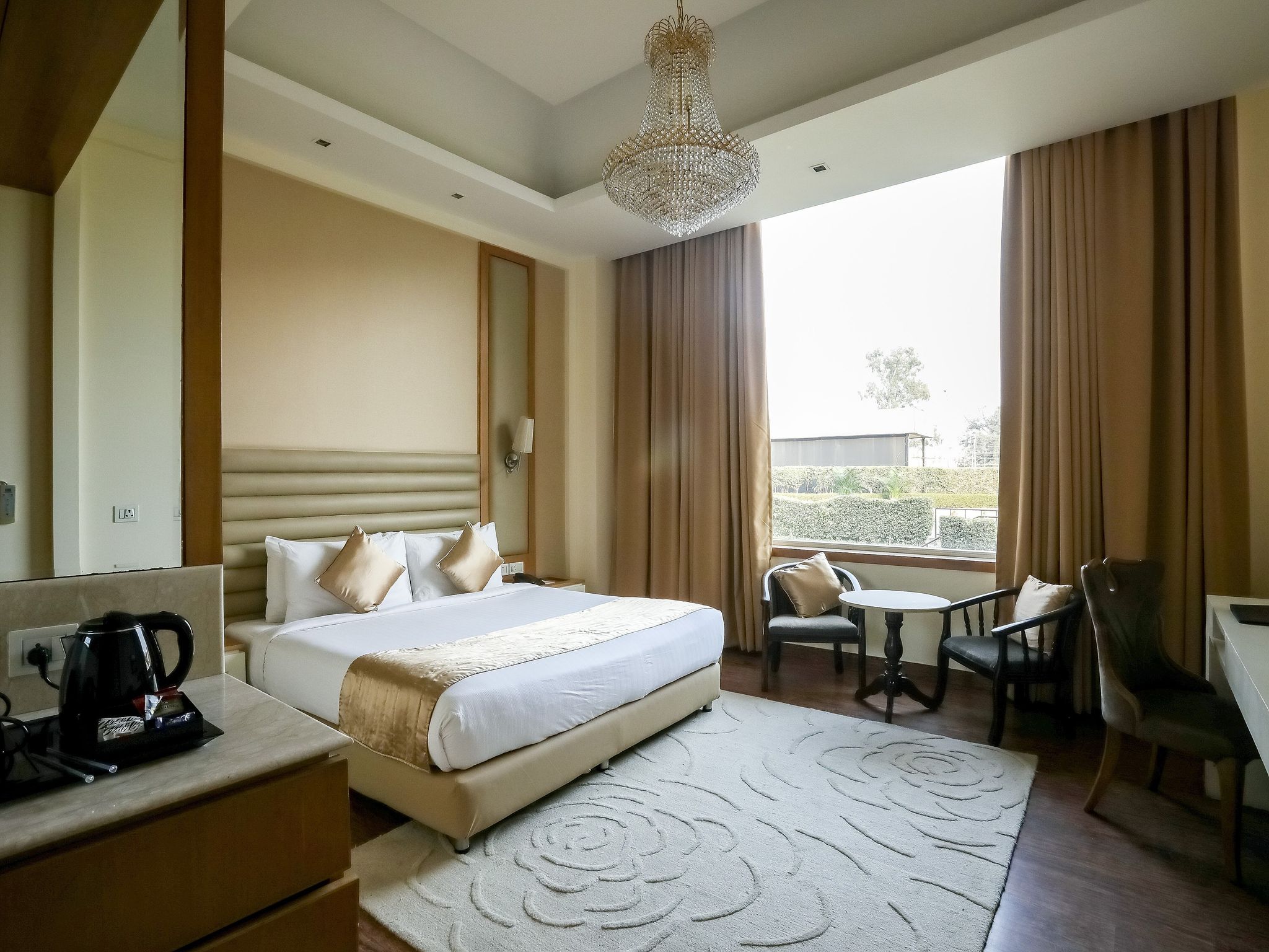 Opulent by Udman Hotels and Resorts Deluxe Room 8