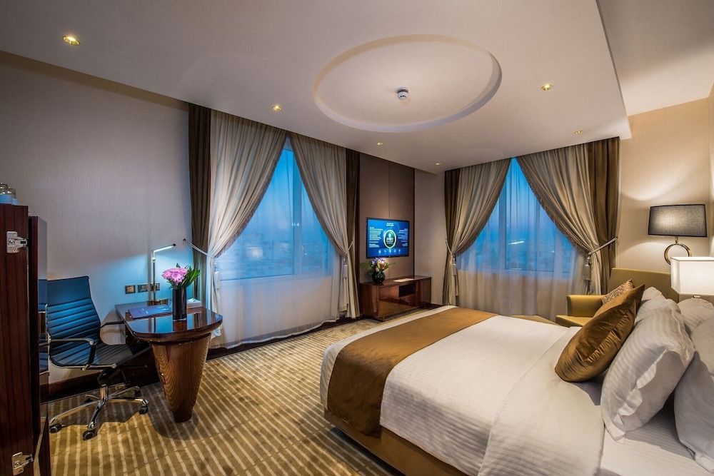 Braira Al Wezarat Superior King bed 2