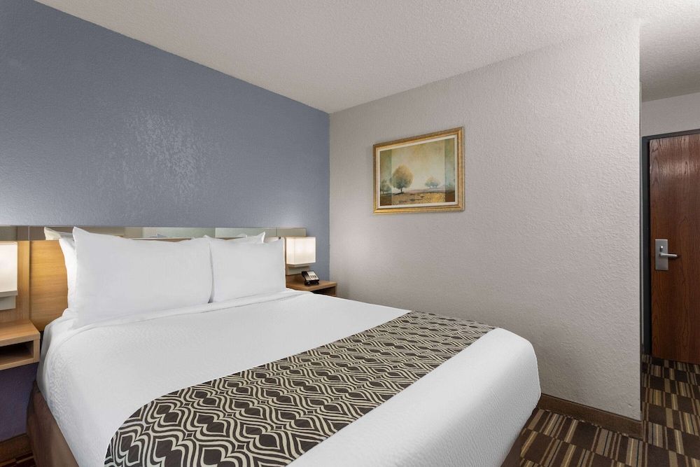 Room, 1 Queen Bed, Non Smoking