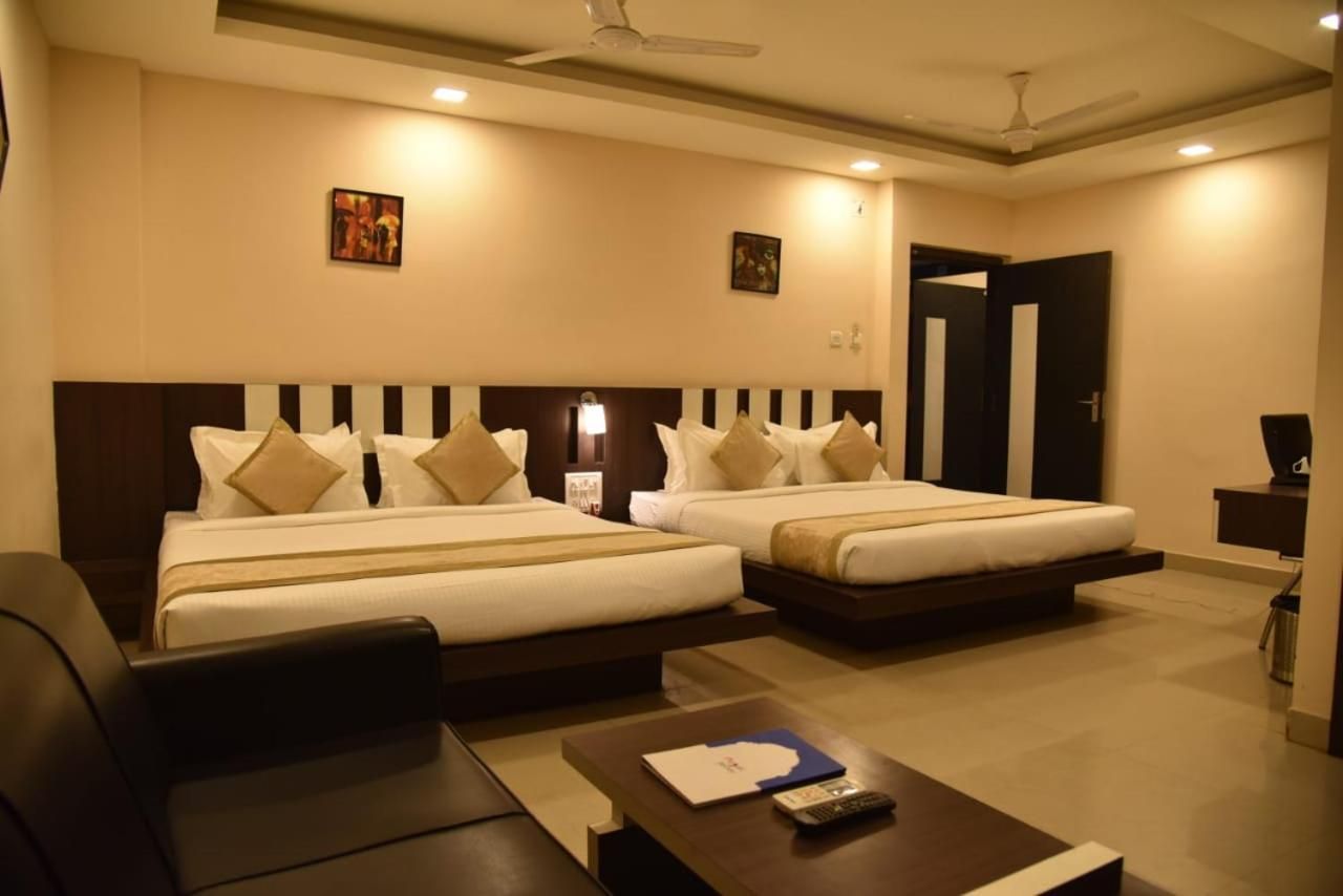 Deluxe Family Room
