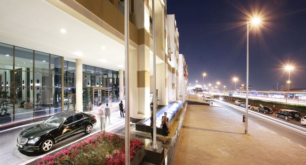 undefined Metropolitan Hotel Dubai 8