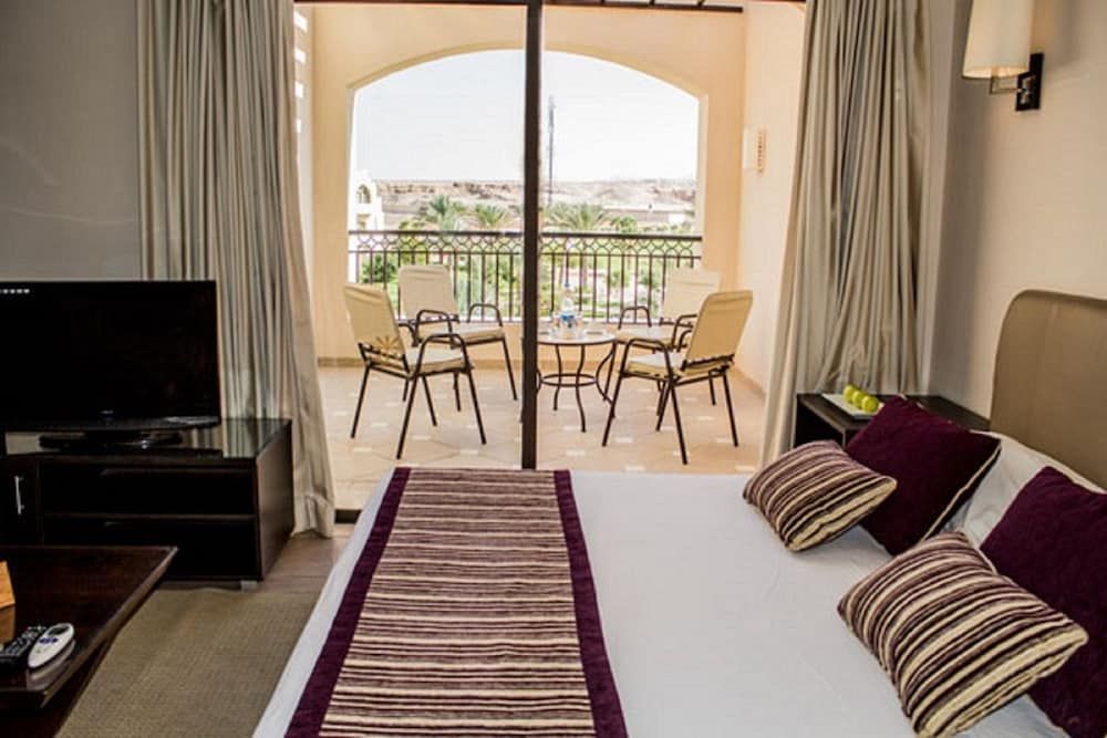 JAZ Neo Saraya Palms Studio 6