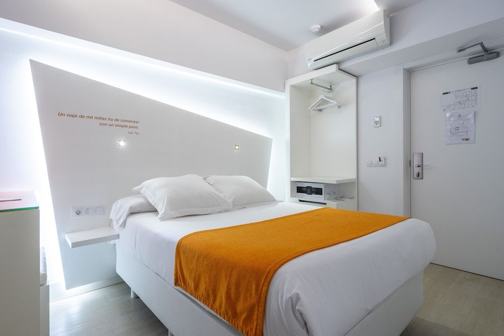 Basic Double Room (sin vistas con cama matrimonio)
