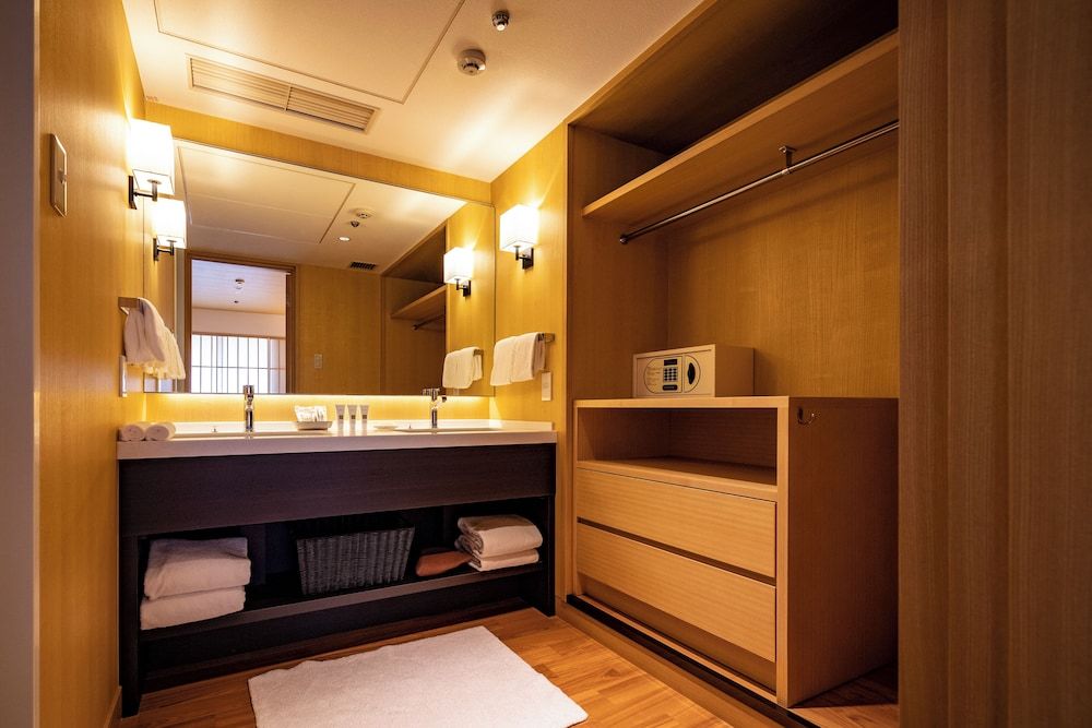 Executive Treat Japanese Style (gym access, shuttle bus from Kyoto St)