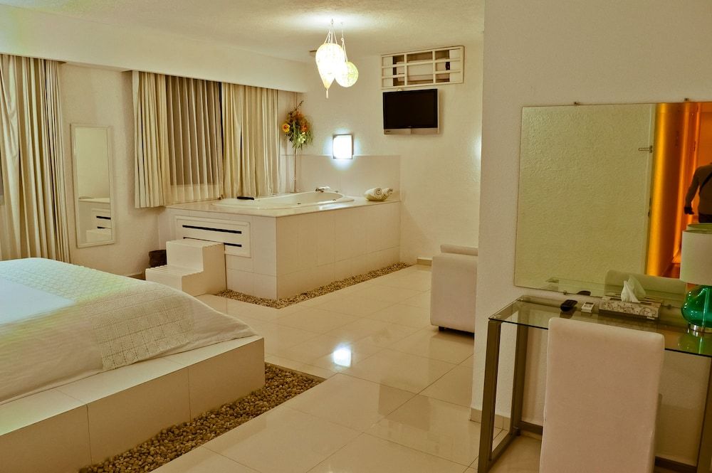 Suite, 1 King Bed, Non Smoking
