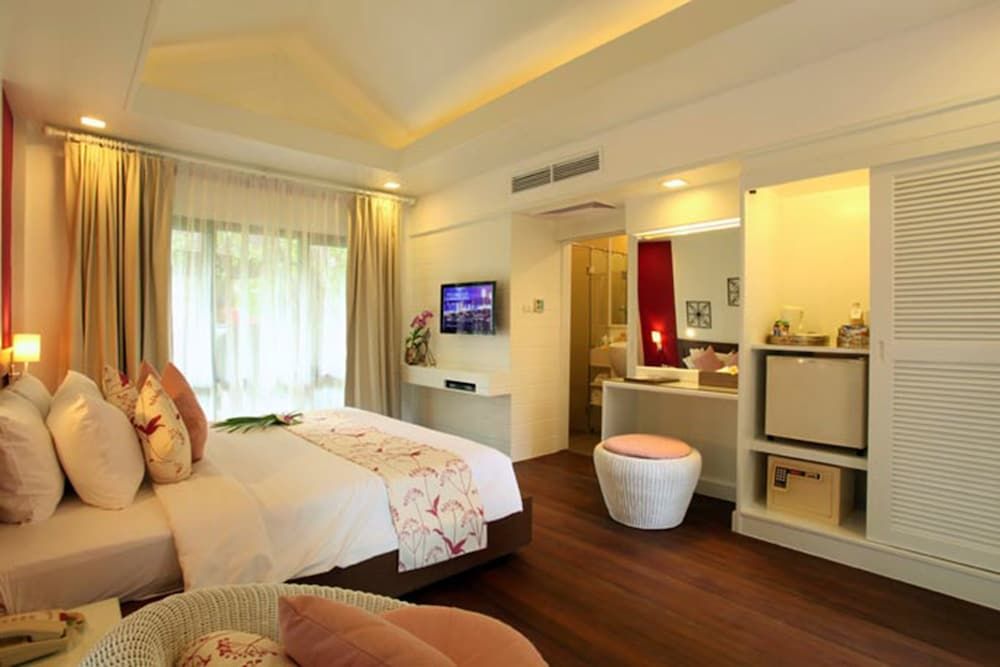 Chaweng Regent Beach Resort Deluxe Room 6