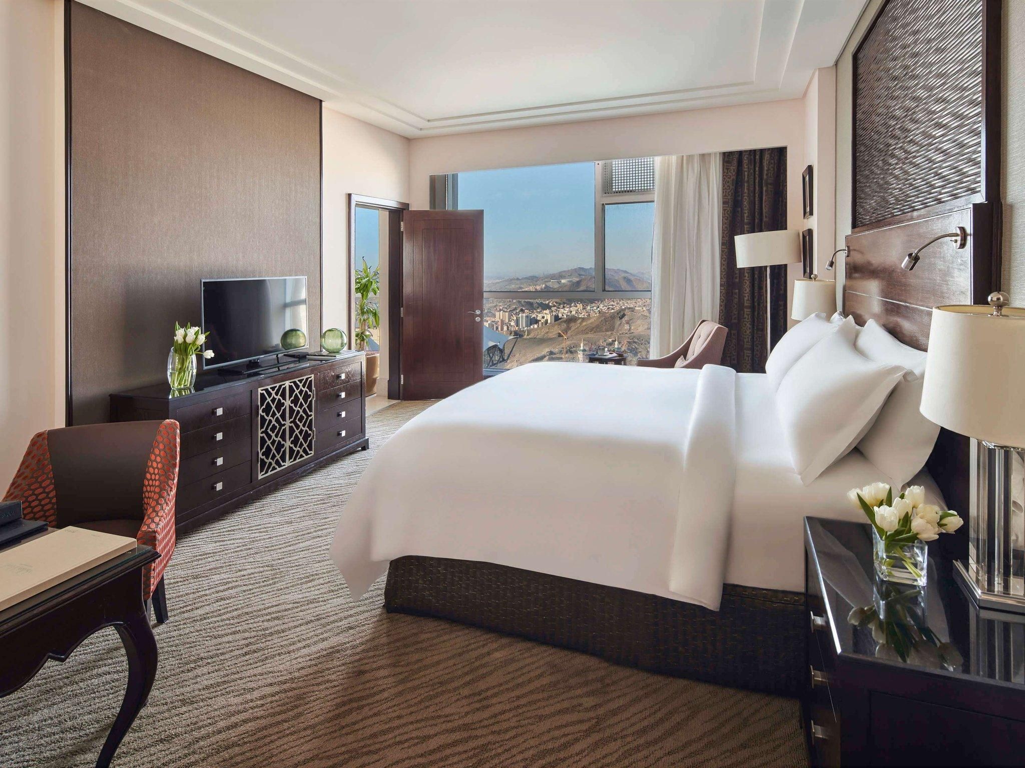 Junior Suite King City