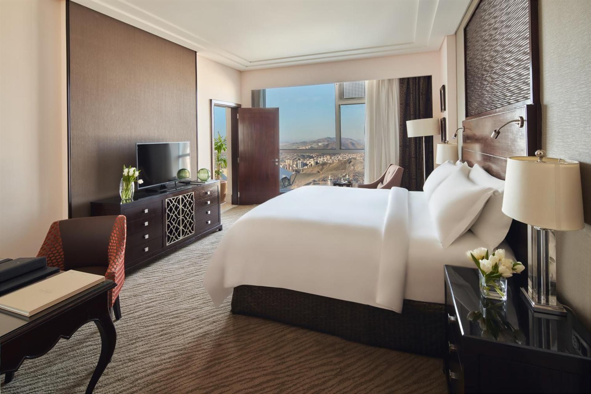 Fairmont Room King City