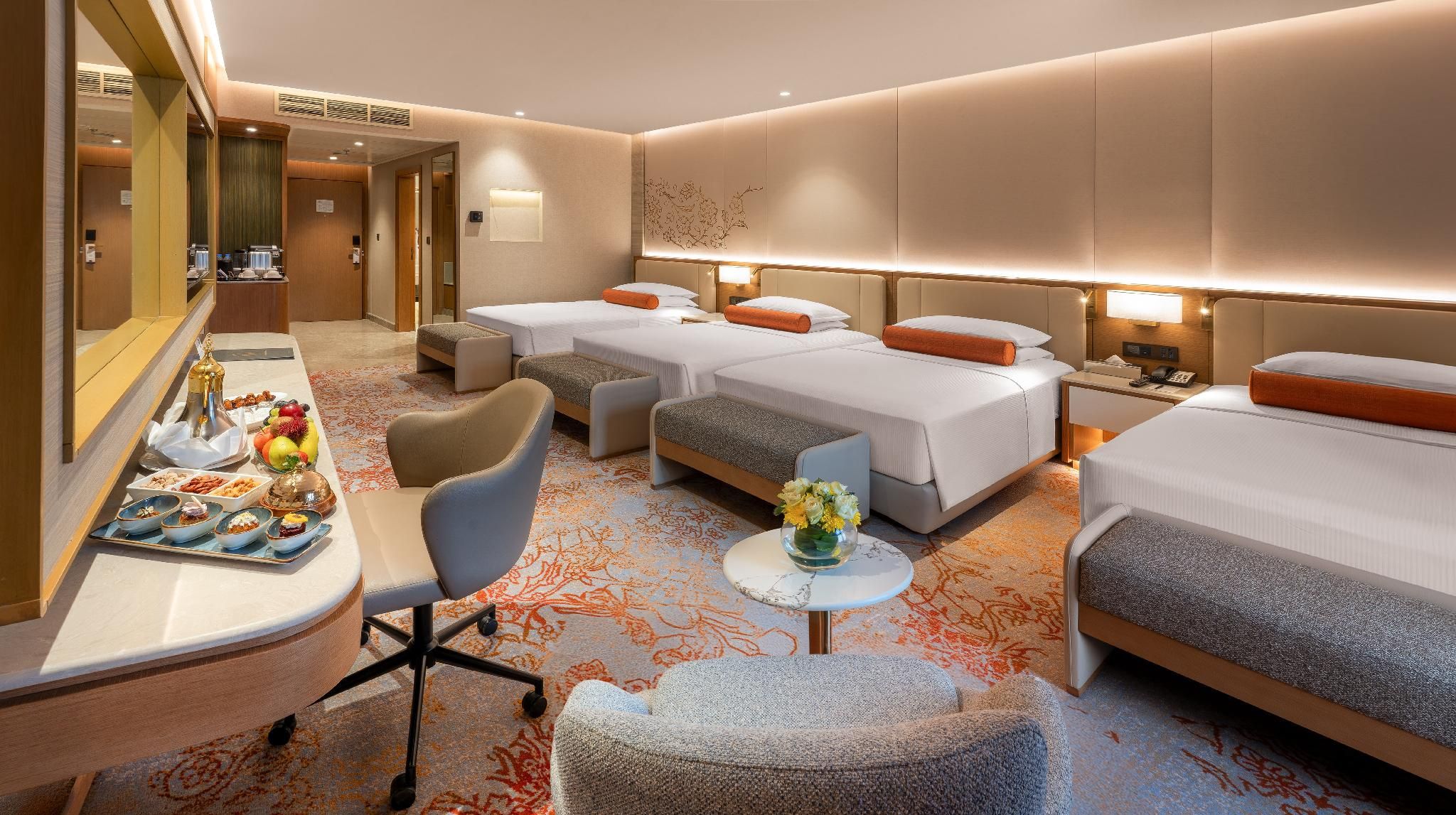Premium Quadruple Club Room City View - VIP Lounge Access