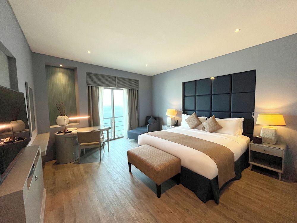 Suite, 1 King Bed, Club Lounge Access, Sea View (Prestige)