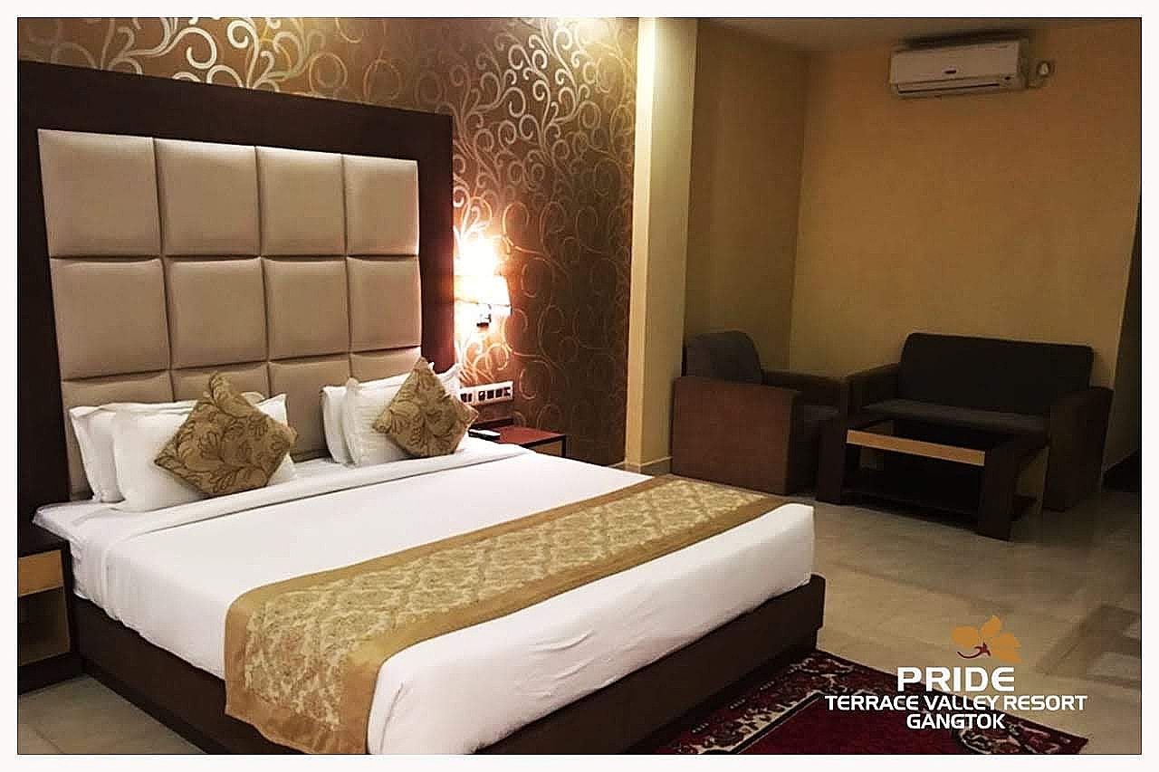 Pride Terrace Valley - A Luxury Resort in Gangtok Superior Pool View 2