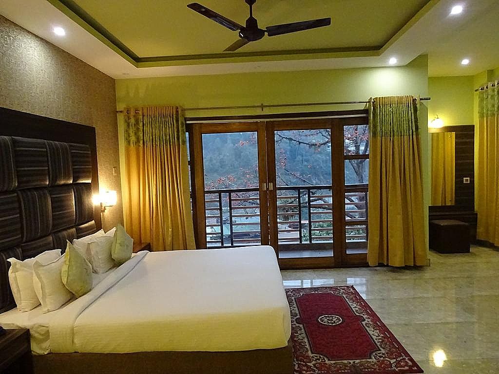 Superior Valley View