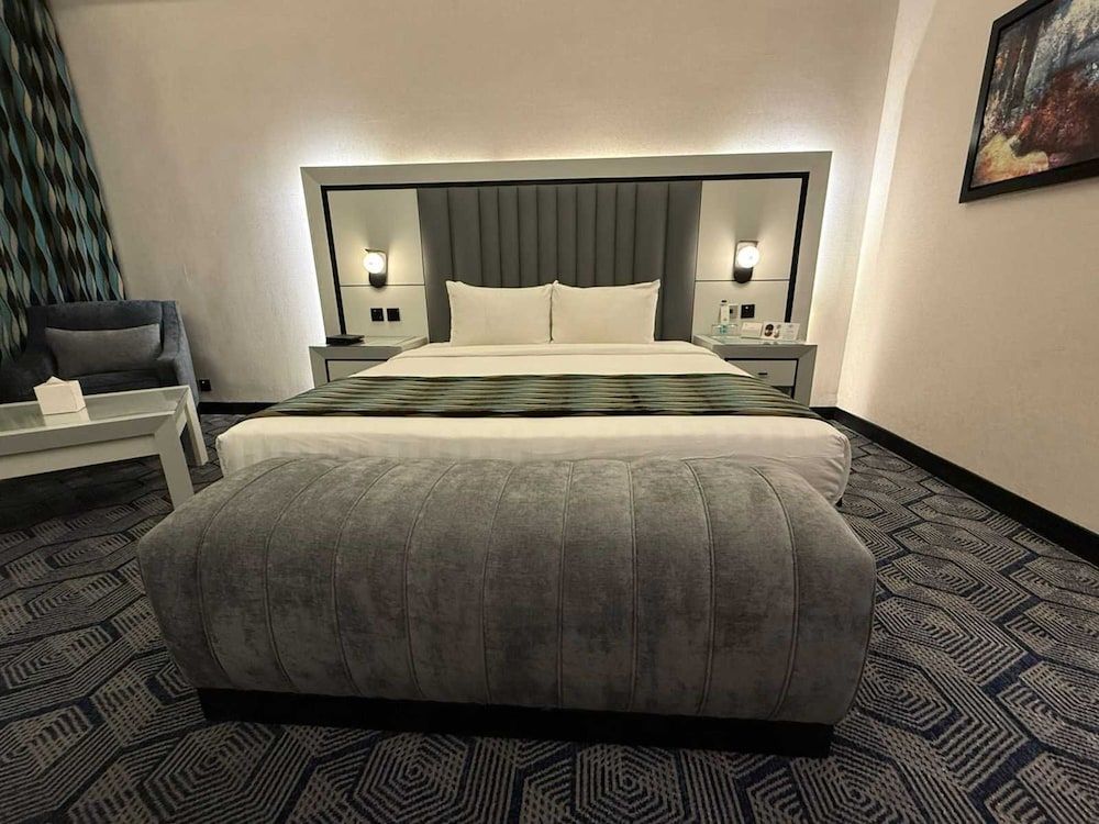 Sunday Business Avenue Formerly Rand Hotel Deluxe Room 5