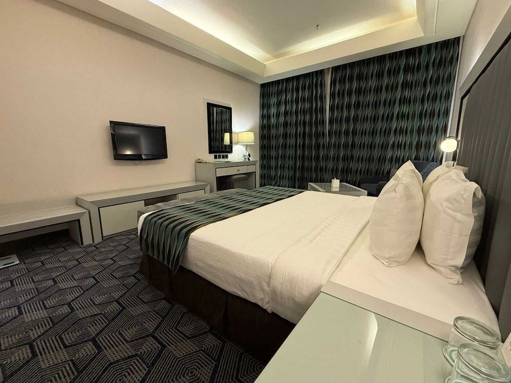 Sunday Business Avenue Formerly Rand Hotel Junior Suite 4