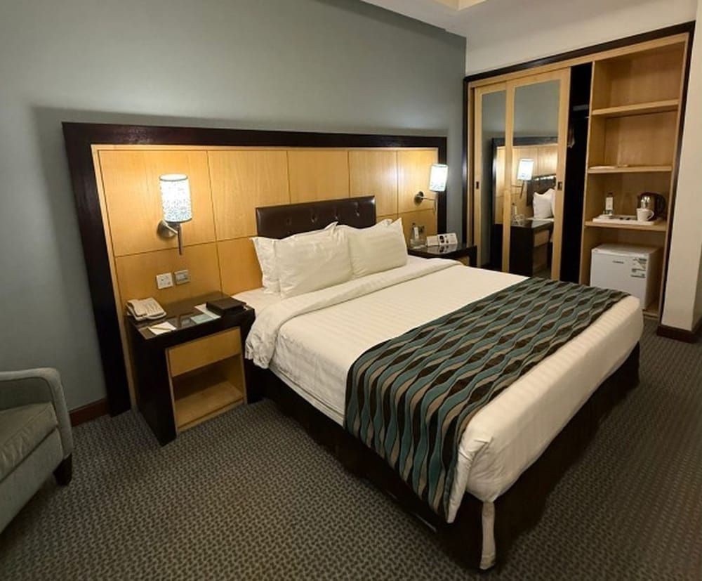 Sunday Business Avenue Formerly Rand Hotel Junior Suite 6