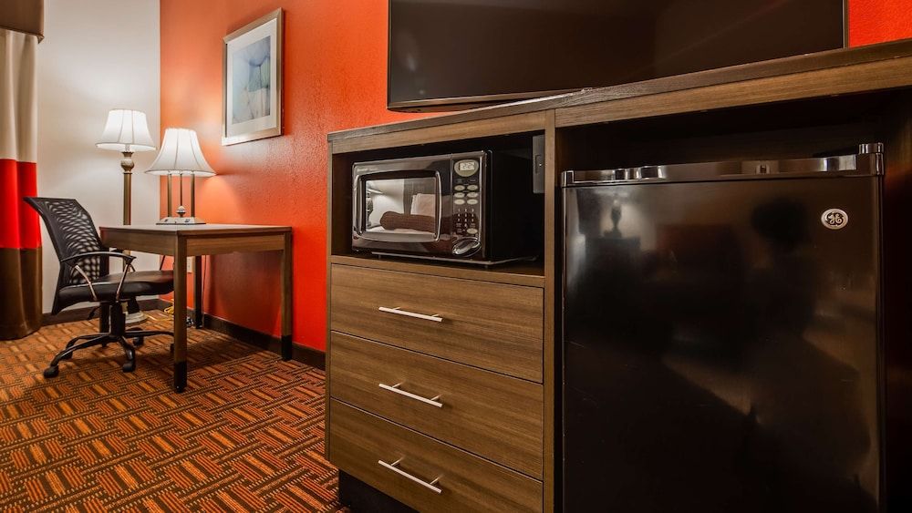 Standard Room, 2 Queen Beds, Non Smoking, Microwave
