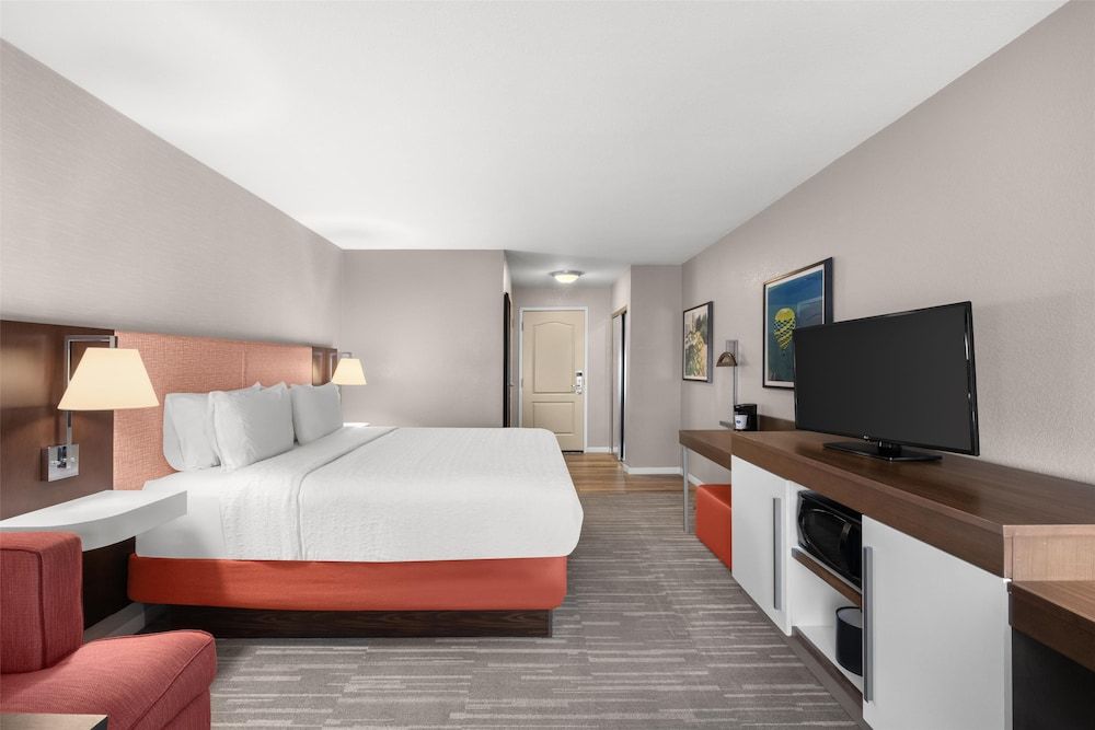 Standard Room, 1 King Bed