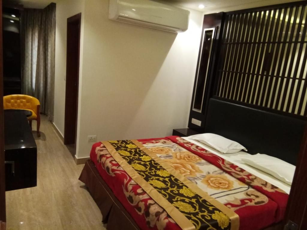 Hotel New Anand Palace Executive Double Room 2