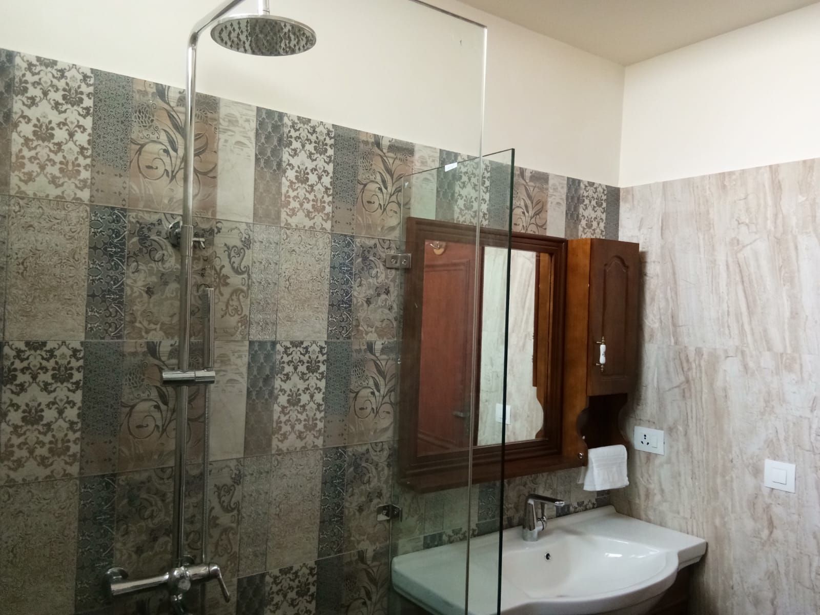 Hotel New Anand Palace Executive Double Room 4