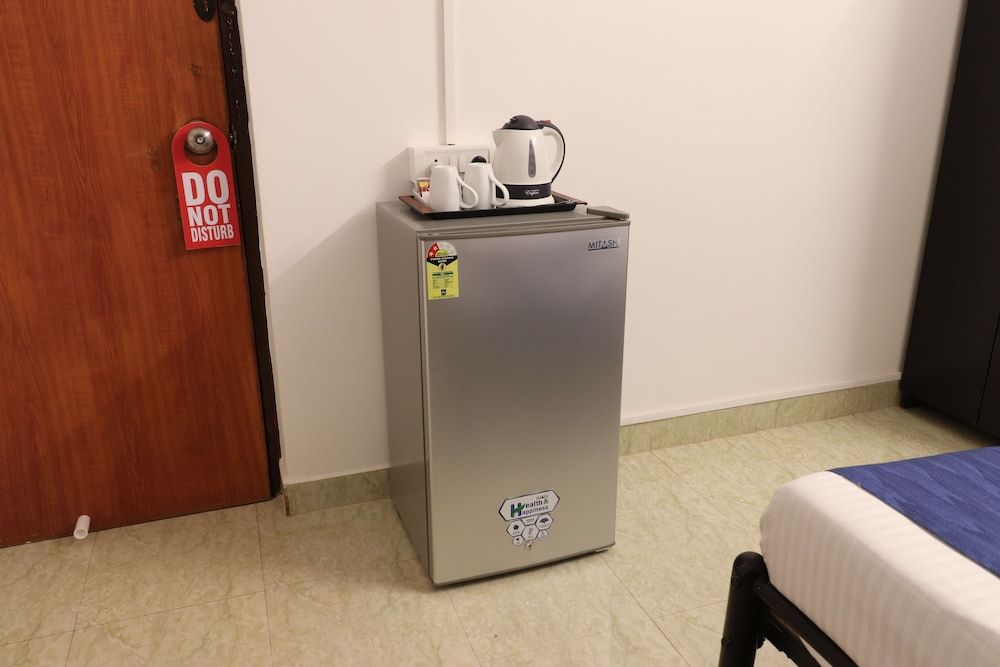 Elvin's Place by Amm Deluxe Room 4