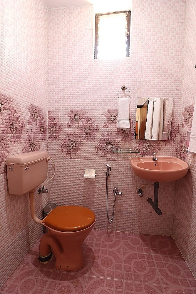 Elvin's Place by Amm Standard Double Room, 1 Queen Bed, City View 9