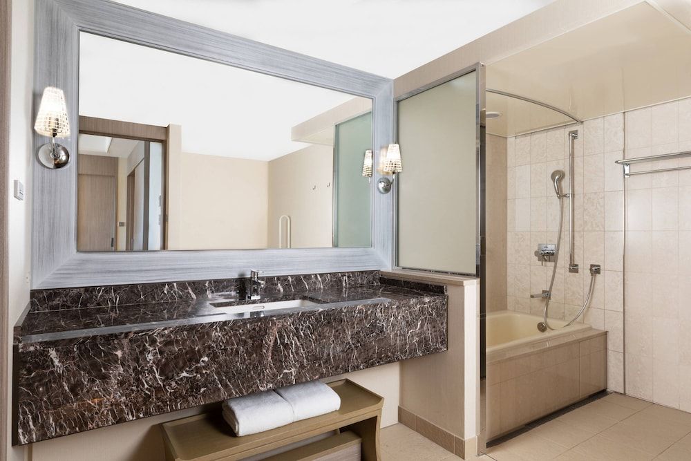 Tokyo Marriott Hotel Deluxe Room, 2 Twin Beds, Non Smoking, City View 3