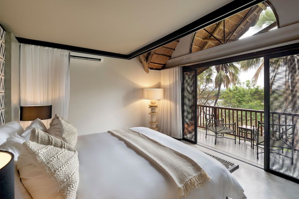 The David Livingstone Safari Lodge & Spa Executive Suite, 1 King Bed, River View, Lakeside 9
