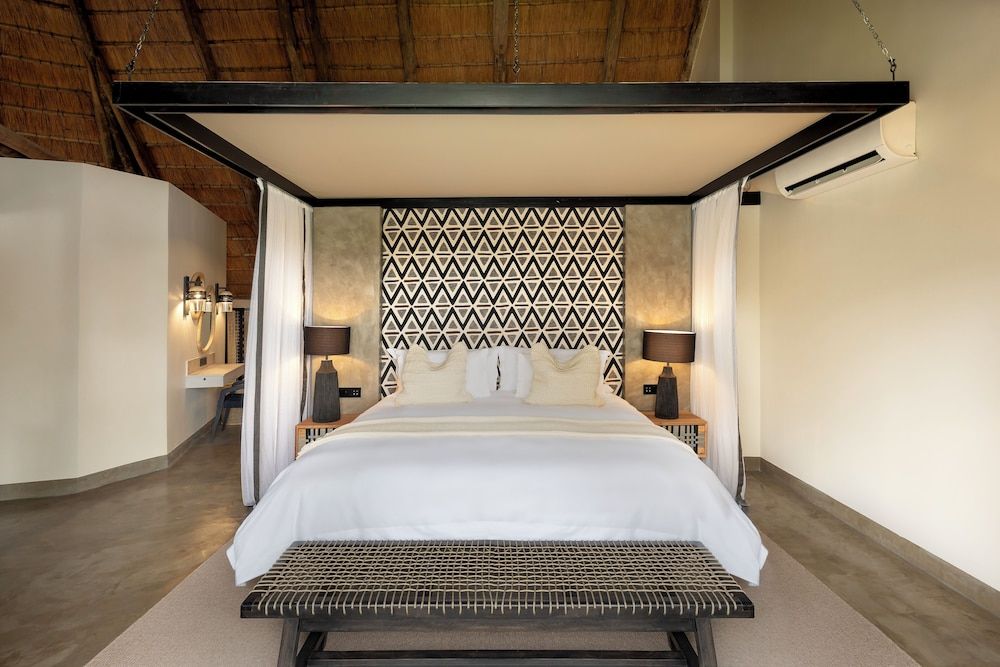 The David Livingstone Safari Lodge & Spa Executive Suite, 1 King Bed, River View, Lakeside 7