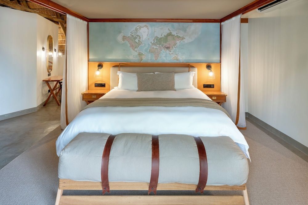 The David Livingstone Safari Lodge & Spa Executive Suite, 1 King Bed, River View, Lakeside 4