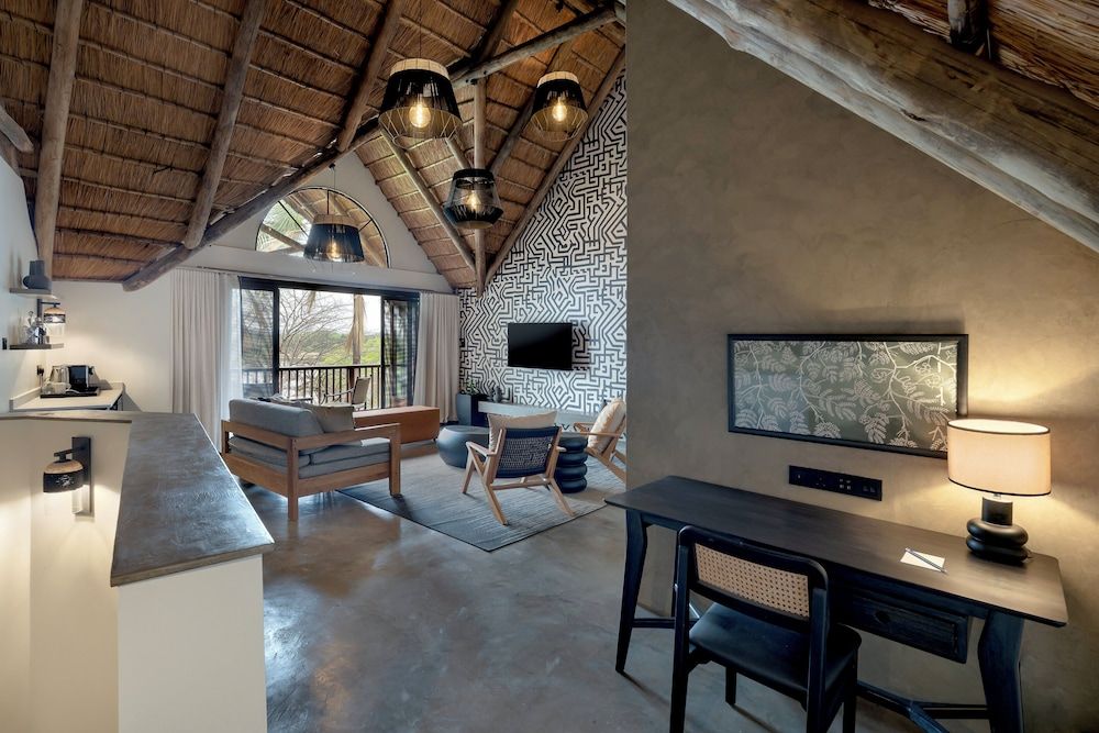 The David Livingstone Safari Lodge & Spa Executive Suite, 1 King Bed, River View, Lakeside 12