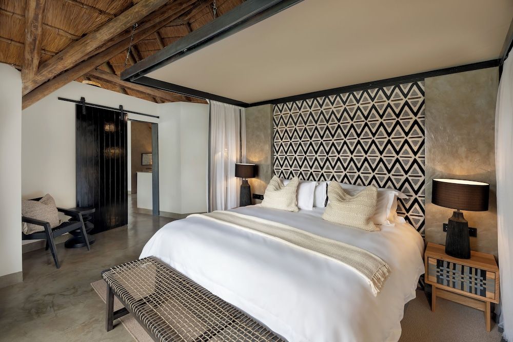 The David Livingstone Safari Lodge & Spa Executive Suite, 1 King Bed, River View, Lakeside 3