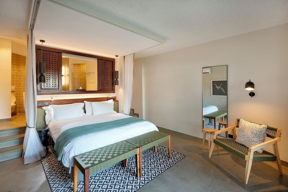 The David Livingstone Safari Lodge & Spa Deluxe Double Room, 1 Bedroom, Balcony, River View 4