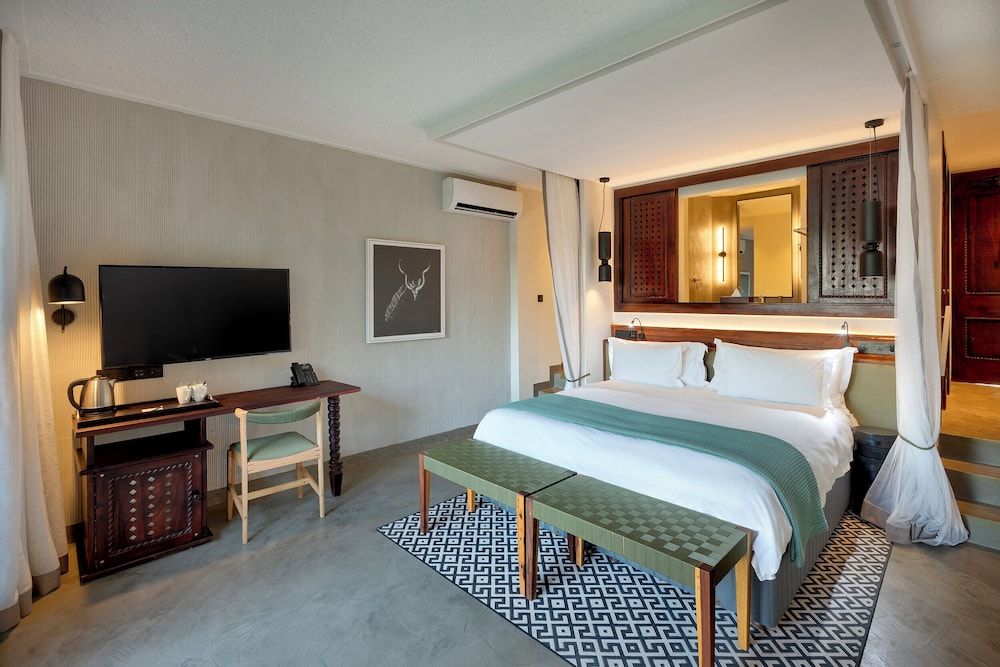 The David Livingstone Safari Lodge & Spa Deluxe Double Room, 1 Bedroom, Balcony, River View 3