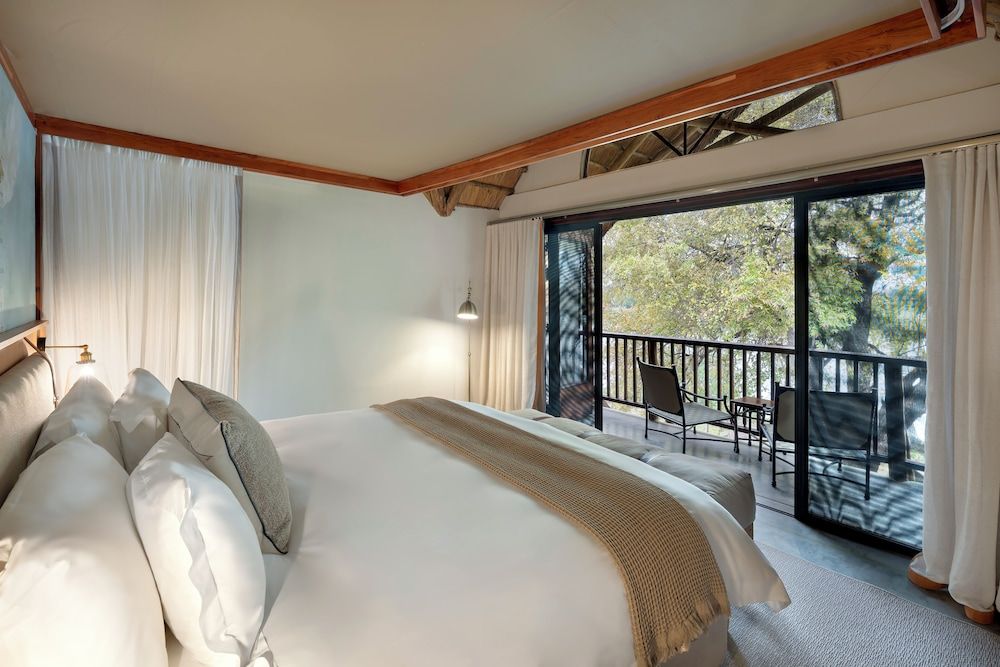 The David Livingstone Safari Lodge & Spa Executive Suite, 1 King Bed, River View, Lakeside 5