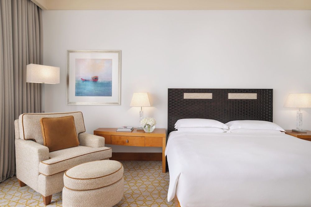 Grand Hyatt Doha Hotel and Villas Club Room, 2 Twin Beds 4