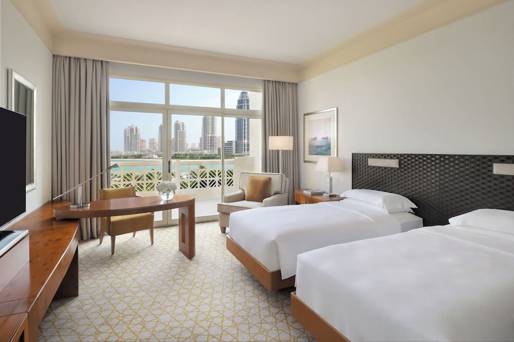 Grand Hyatt Doha Hotel and Villas Club Room, 2 Twin Beds
