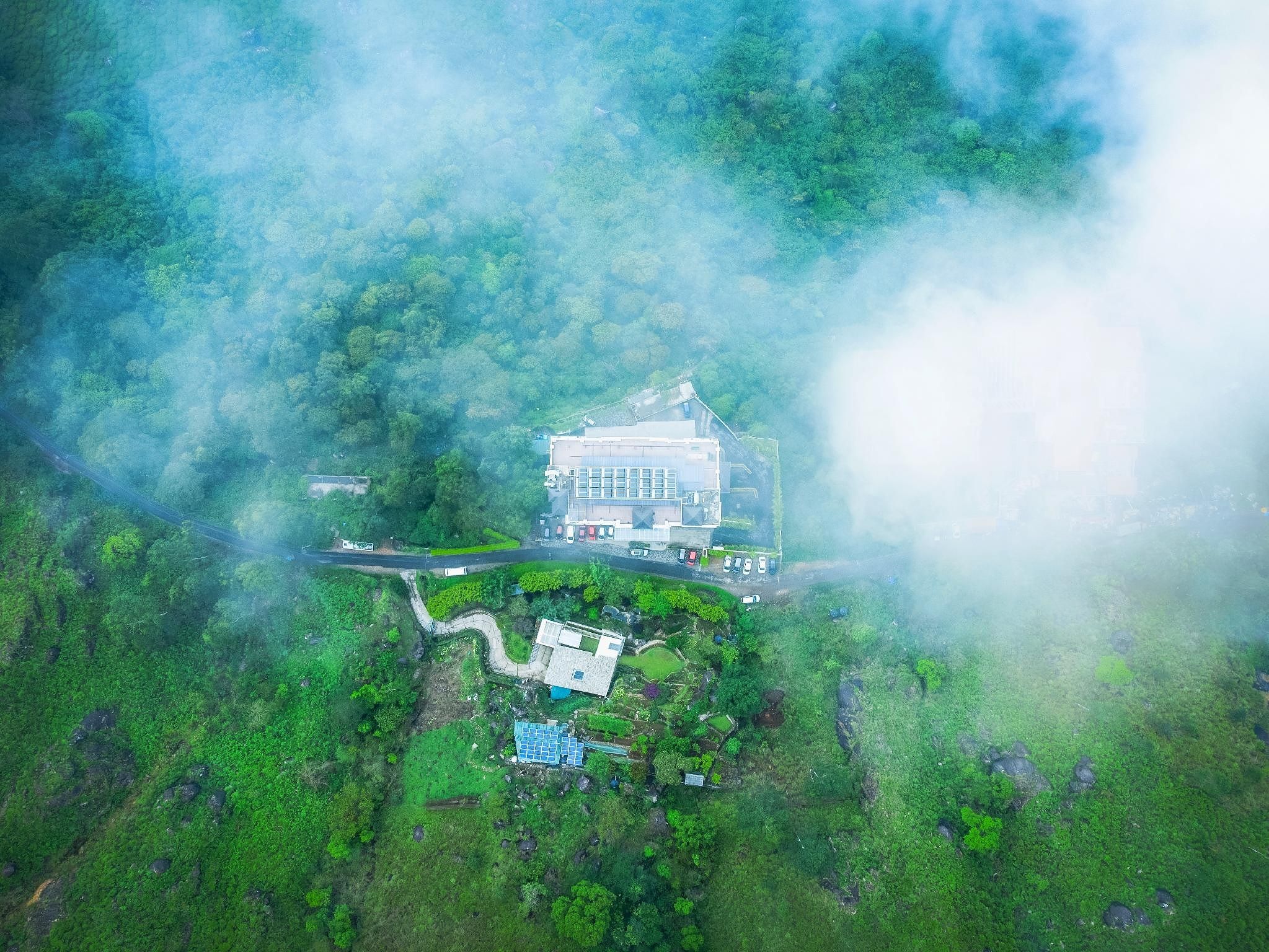 undefined Amber Dale Luxury Hotel & Spa, Munnar 2